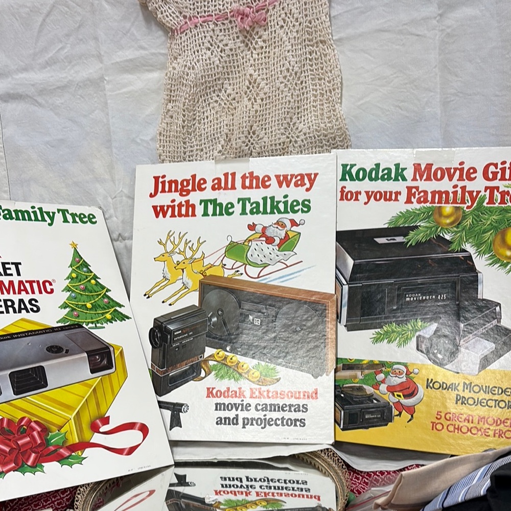 Kodak Festive Movie Camera and Projector Collection
Set of 3
*3